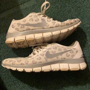 Leopard nikes